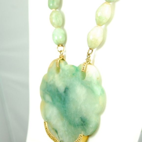 14K AND 18K YELLOW GOLD LARGE JADE CARVED PENDANT NECKLACE - Picture 7 of 13